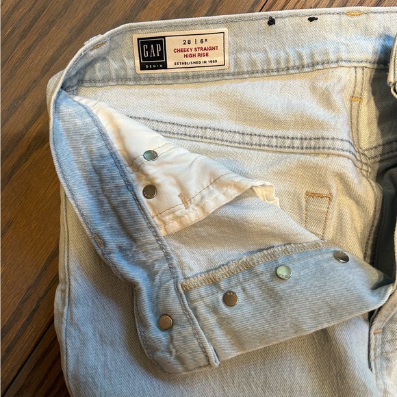 GAP Jeans Cheeky Straight high rise 28/6 (fits like a 4) - Picture 2 of 3